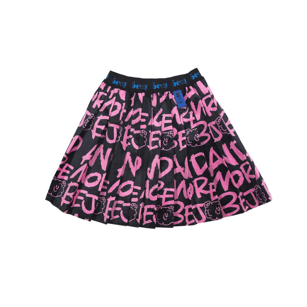 And more graffiti pleated skirt